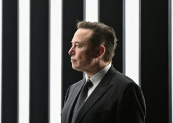 Tesla TSLA stock prediction: $500 bull vs $250 bear