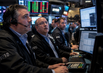 Dow falls 380 pts as Iran conflict lifts oil prices and rate hike concerns
