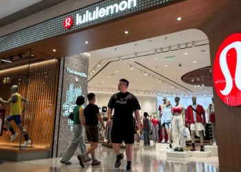 JPMorgan resets Lululemon stock price target by 38%